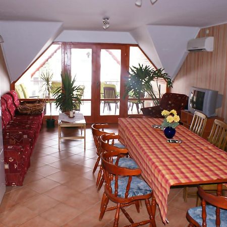 Abigél Vendégház Harkány Esterno foto