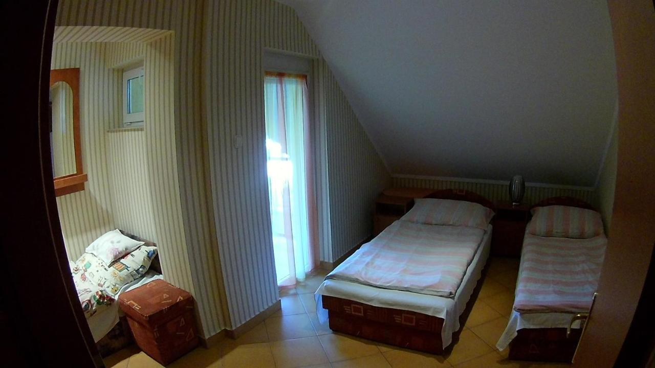 Abigél Vendégház Harkány Esterno foto